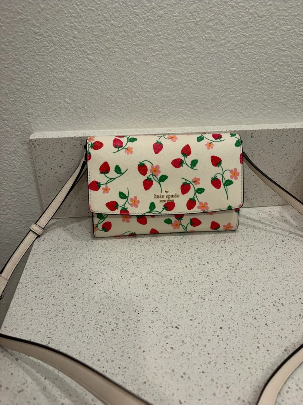 🍓Kate Spade New York Strawberry Vine Perry Leather Crossbody Bag NWOT